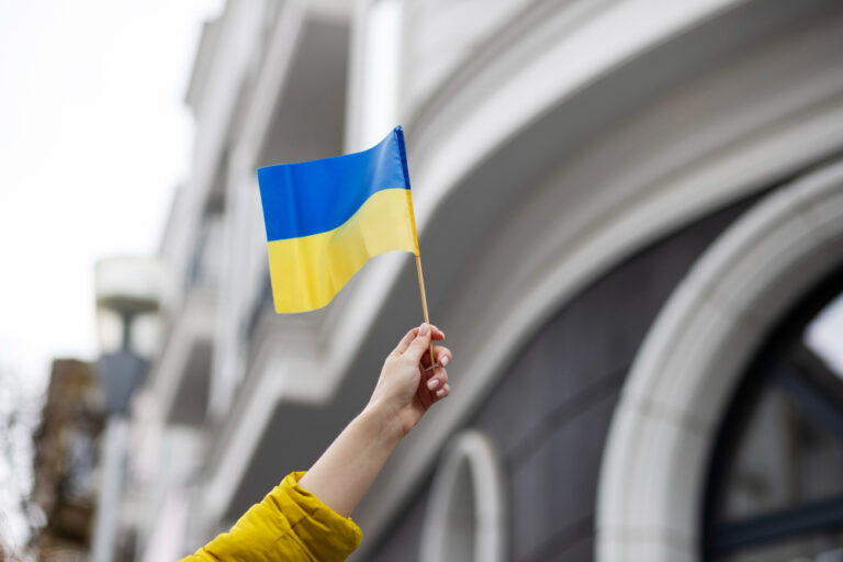 Україна планує відкриття осередків підтримки українців за кордоном
