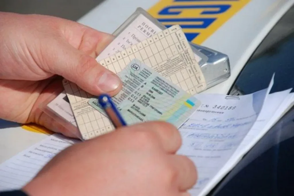 Дізнайтесь, як поставити апостиль і які документи приймають: дипломи, атестати, додатки, довідки та сертифікати.