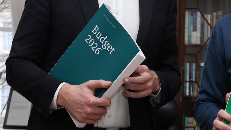 Уряд представив Бюджет Ірландії 2026: підвищення виплат, допомога сім’ям і підтримка працівників.