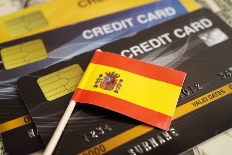 Дізнайтесь, як відкрити банківський рахунок в Іспанії без помилок: NIE, паспорт, підтвердження адреси, онлайн-банкінг.