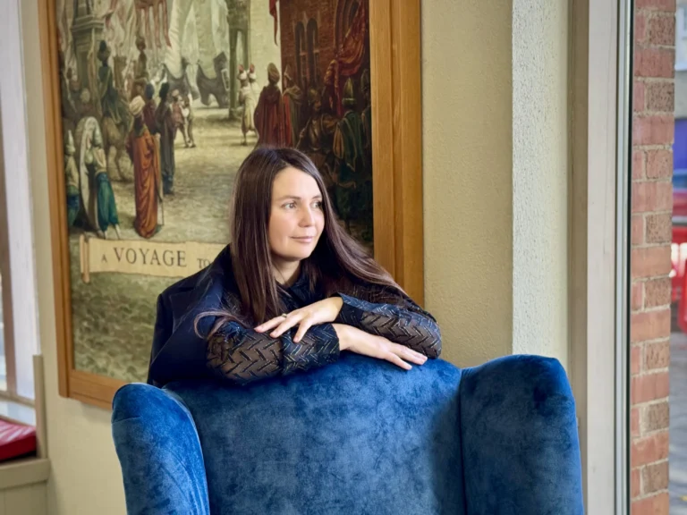 Моя дорога в журналістику: село, університет, перші розслідування й переїзд до Ірландії. Як народився Ukraine Pulse для українців за кордоном.