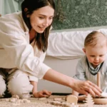 Декрет у Латвії: тривалість, види відпусток та виплати батькам у 2026 році