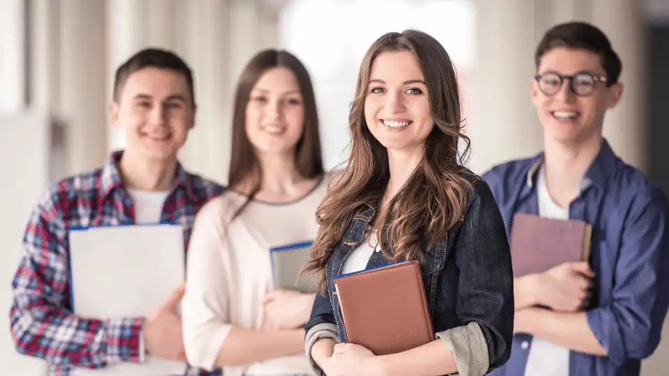 Homologación в Іспанії потрібна не всім: пояснюємо, у яких випадках без неї не можна працювати за фахом, а коли вистачить визнання рівня освіти.