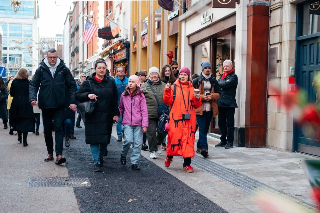 Українка в Ірландії, яка починала з готелю біля аеропорту, сьогодні працює гідом, розвиває власні тури і будує впізнаваний бренд.