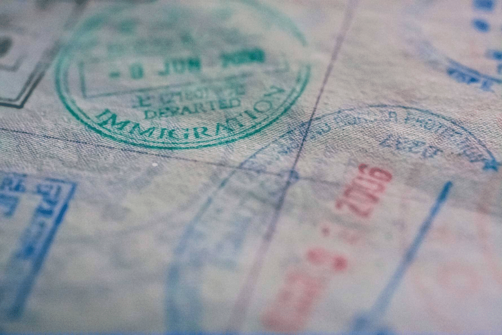 Як українцям перейти з тимчасового захисту на ZDP у Чехії: основні вимоги, процедура подання та обов’язки після отримання дозволу.