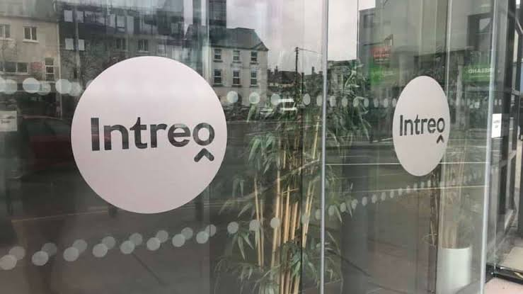 Як користуватися MyWelfare та Intreo в Ірландії: створення MyGovID, пошук вакансій, допомога по безробіттю та апеляція рішення.